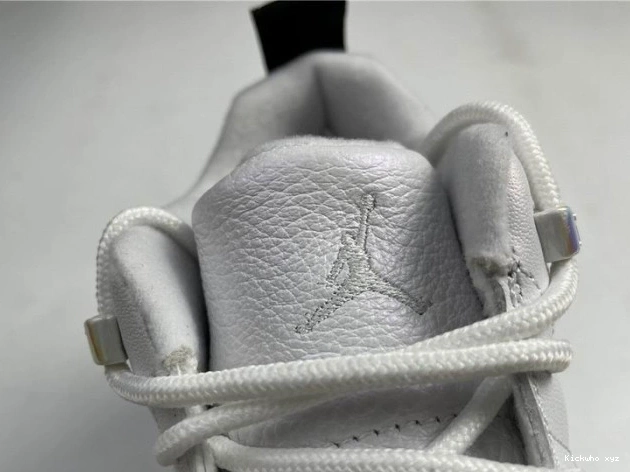 DB0733-190 12 RETRO EASTER AIR JORDAN LOW (2021) 0821